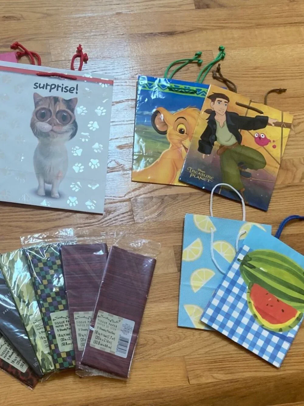12 Gift Bags & 6 Packs of Tissue Paper
